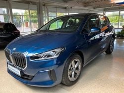 Blau Gebraucht 2024 BMW 216 Active Tourer Van / Kleinbus | 25.990 € (Superpreis)