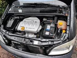 Schwarz Gebraucht 2001 Opel Zafira Van / Kleinbus | 2.500 € (Etwas zu teuer)