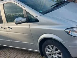 Silber Gebraucht 2004 Mercedes Viano Van / Kleinbus | 5.500 € (Etwas zu teuer)