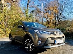 Gebraucht 2016 Toyota RAV4 SUV | 15.500 € (Etwas zu teuer)