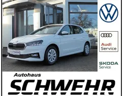 Weiß Gebraucht 2024 Skoda Fabia Essence Limousine | 16.690 € (Guter Preis)