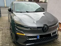 Grau Gebraucht 2022 Renault Mégane Iconic Limousine | 27.200 € (Guter Preis)