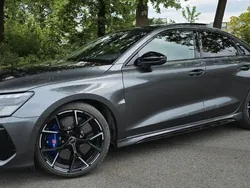 Grau Gebraucht 2023 Audi RS3 Ambiente Kleinwagen | 59.950 € (Fairer Preis)