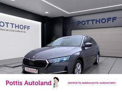 Grau Gebraucht 2024 Skoda Octavia Selection Kombi | 32.777 € (Fairer Preis)