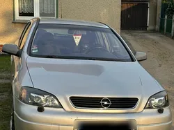 Grau Gebraucht 2003 Opel Astra Limousine | 1.800 € (Fairer Preis)