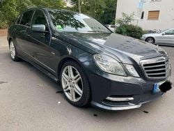 Grau Gebraucht 2012 Mercedes E220 AMG Limousine | 12.900 € (Etwas zu teuer)