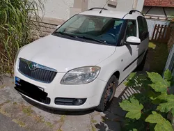 Weiß Gebraucht 2009 Skoda Roomster Style Kombi | 1.750 € (Guter Preis)