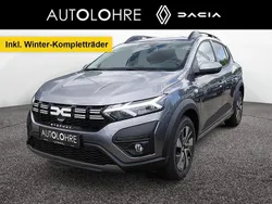 Blau Neu 2025 Dacia Sandero Expression Kleinwagen | 19.470 € (Etwas zu teuer)