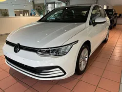 Weiß Gebraucht 2023 VW Golf VIII Life Limousine | 22.390 € (Guter Preis)
