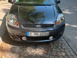 Grau Gebraucht 2007 Ford Fiesta Kleinwagen | 800 € (Superpreis)