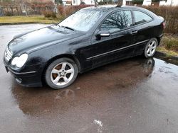 Schwarz Gebraucht 2006 Mercedes C160 Coupé | 1.350 €