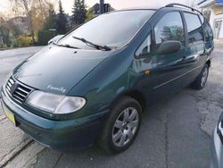 Grün Gebraucht 1999 VW Sharan Comfortline Van / Kleinbus | 2.000 €