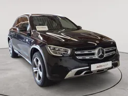 Obsidianschwarz metallic Gebraucht 2022 Mercedes GLC200 SUV | 30.690 € (Superpreis)