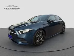 Blau Gebraucht 2019 Mercedes A200 AMG line Limousine | 24.900 € (Fairer Preis)