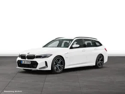 Alpinweiss Gebraucht 2024 BMW 330e Comfort Edition Kombi | 47.784 € (Etwas zu teuer)
