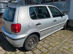 Grau Gebraucht 2001 VW Polo Kleinwagen | 800 € (Guter Preis)