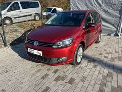 Rot Gebraucht 2015 VW Touran Cup Van / Kleinbus | 12.990 € (Guter Preis)