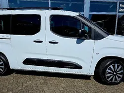 Weiß Gebraucht 2020 Citroën Berlingo Live Van / Kleinbus | 14.900 € (Teuer)