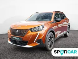 Orange Gebraucht 2023 Peugeot e-2008 Allure SUV | 23.990 € (Etwas zu teuer)