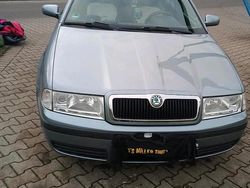 Grau Gebraucht 2002 Skoda Octavia Kombi | 1.250 € (Fairer Preis)