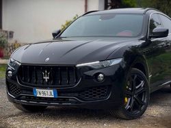 Schwarz Gebraucht 2018 Maserati Levante SUV | 35.900 € (Fairer Preis)