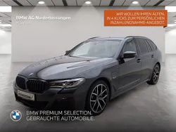Grau Gebraucht 2022 BMW 530e M Sport Kombi | 39.909 € (Etwas zu teuer)