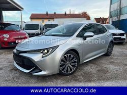 Silber Gebraucht 2020 Toyota Corolla Hybrid Club Limousine | 20.900 € (Fairer Preis)