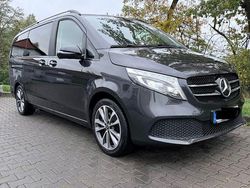 Schwarz Gebraucht 2021 Mercedes V300 Avantgarde Van / Kleinbus | 49.600 € (Etwas zu teuer)