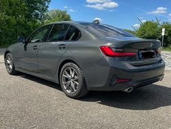 Grau Gebraucht 2019 BMW 330 Limousine | 25.700 € (Fairer Preis)