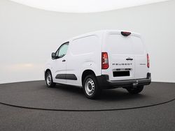 Weiß weiß Gebraucht 2024 Peugeot Partner Van / Kleinbus | 20.909 € (Teuer)