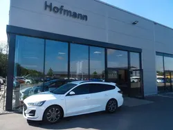 Weiß (frostweiß) Gebraucht 2024 Ford Focus ST-Line Kombi | 23.950 € (Superpreis)