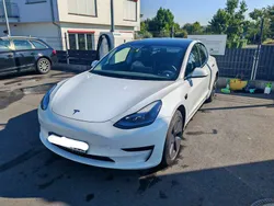Weiß Gebraucht 2023 Tesla Model 3 Limousine | 29.500 € (Guter Preis)