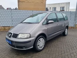Grau Gebraucht 2006 Seat Alhambra Reference Van / Kleinbus | 3.399 € (Fairer Preis)