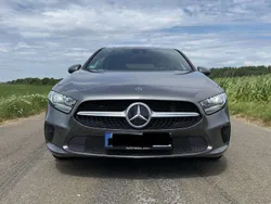 Grau Gebraucht 2018 Mercedes A180 Limousine | 15.500 € (Guter Preis)