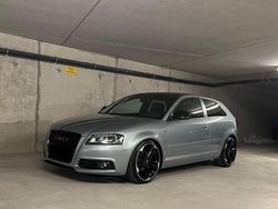 Grau Gebraucht 2009 Audi A3 S-Line Limousine | 10.899 €