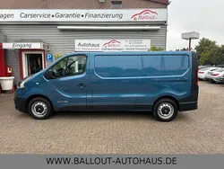 Blau Gebraucht 2016 Renault Trafic Van | 14.950 € (Fairer Preis)