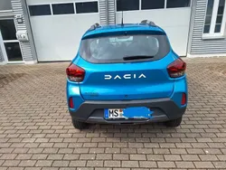 Blau Gebraucht 2022 Dacia Spring Essentiel Kleinwagen | 9.950 € (Fairer Preis)
