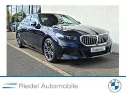 M carbonschwarz metallic Gebraucht 2025 BMW 520 M Sport Limousine | 50.790 € (Superpreis)