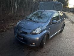 Blau Gebraucht 2009 Toyota Aygo Kleinwagen | 2.190 € (Fairer Preis)