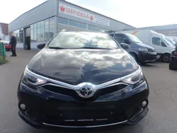 Blau Gebraucht 2016 Toyota Auris Touring Sports Edition-S Kombi | 11.999 € (Etwas zu teuer)