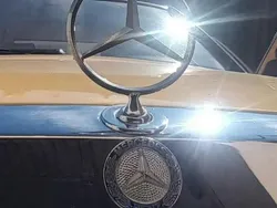 Gelb Gebraucht 1983 Mercedes 190 Limousine | 9.100 €