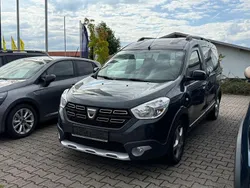 Grau Gebraucht 2018 Dacia Dokker Celebration Van | 9.900 € (Guter Preis)