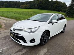 Weiß Gebraucht 2018 Toyota Avensis Team Kombi | 9.899 € (Fairer Preis)