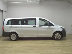 Weiss Gebraucht 2023 Mercedes Vito Van / Kleinbus | 32.980 € (Guter Preis)