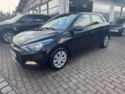 Schwarz Gebraucht 2017 Hyundai i20 Kleinwagen | 9.500 € (Fairer Preis)