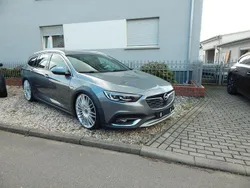 Grau Gebraucht 2018 Opel Insignia Country Tourer Exklusiv Kombi | 22.500 € (Fairer Preis)