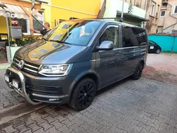Grau Gebraucht 2016 VW Multivan Van / Kleinbus | 29.999 €