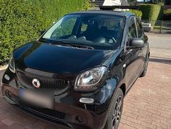 Schwarz Gebraucht 2016 Smart ForFour Kleinwagen | 8.500 € (Fairer Preis)
