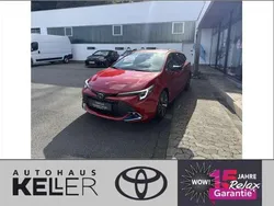 Karminarot metallic Neu 2025 Toyota Corolla Kombi | 35.840 € (Fairer Preis)