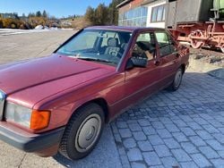 Rot Gebraucht 1990 Mercedes 190 Limousine | 1.490 €